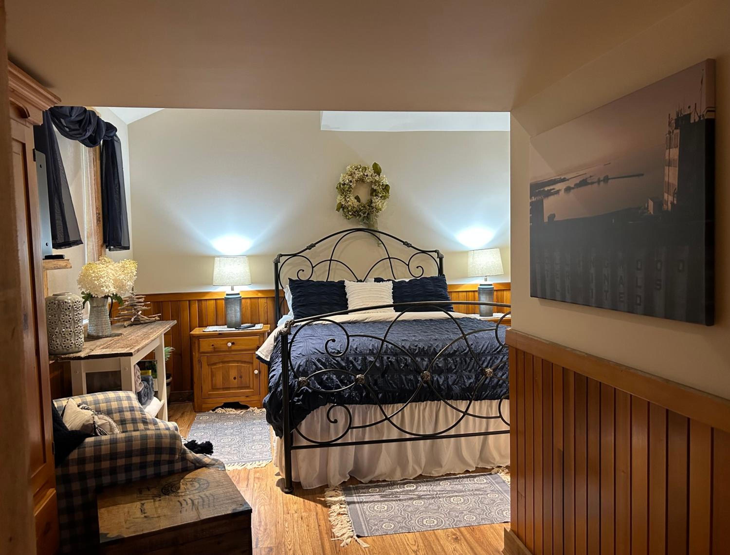 Cozy Guest House close to Wasaga Beach & Blue Mtn
