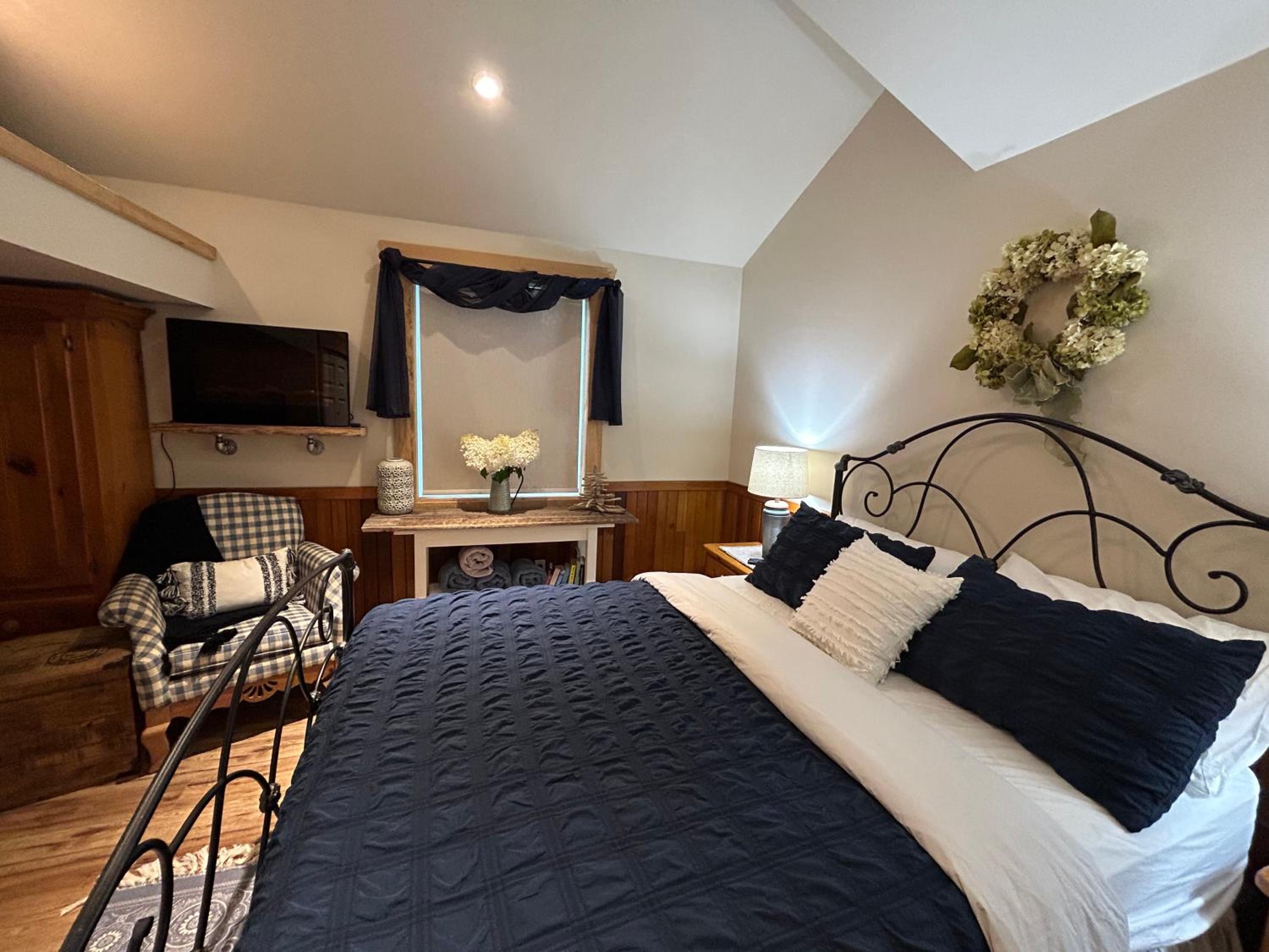 Cozy Guest House close to Wasaga Beach & Blue Mtn