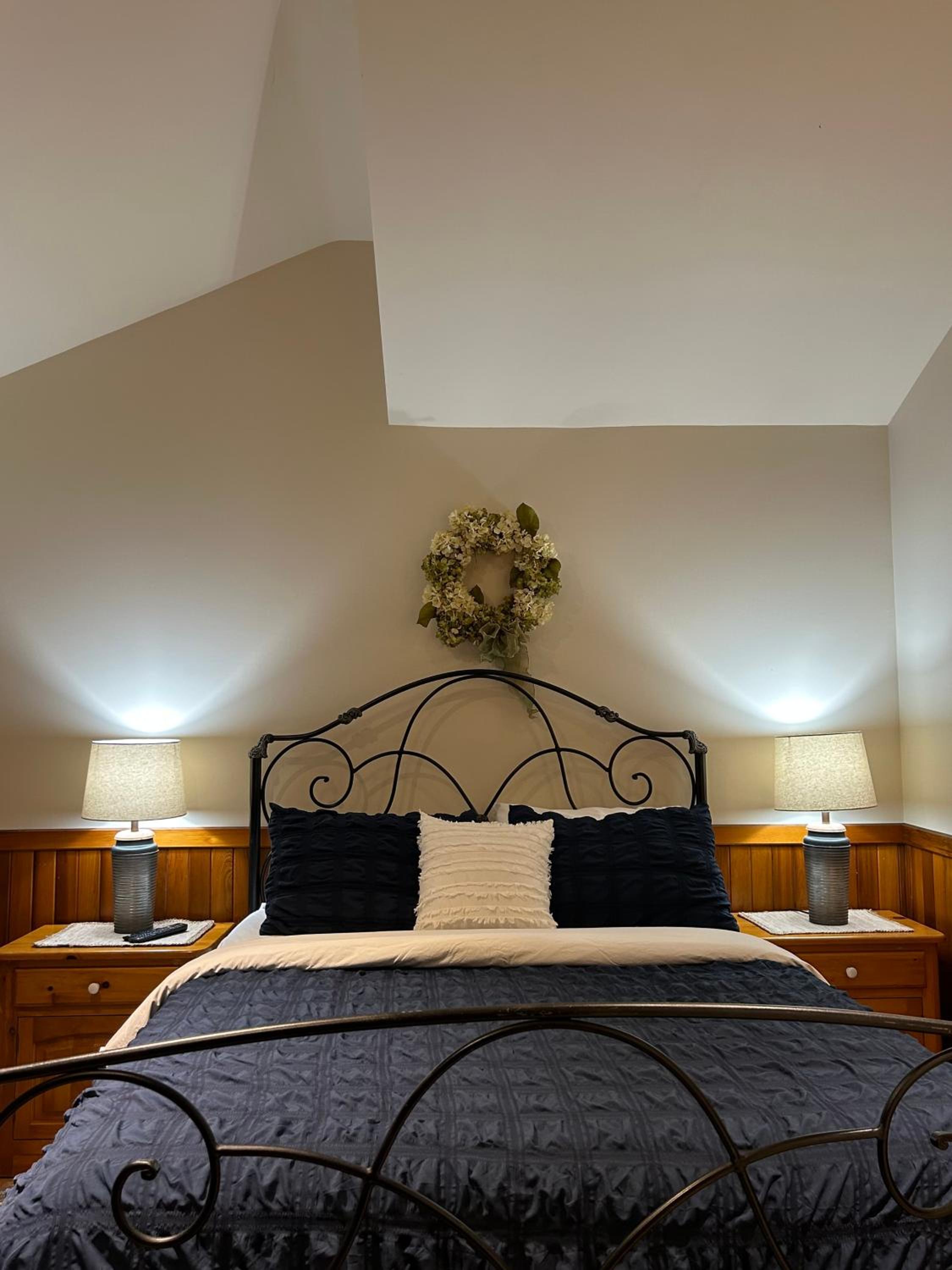 Cozy Guest House close to Wasaga Beach & Blue Mtn