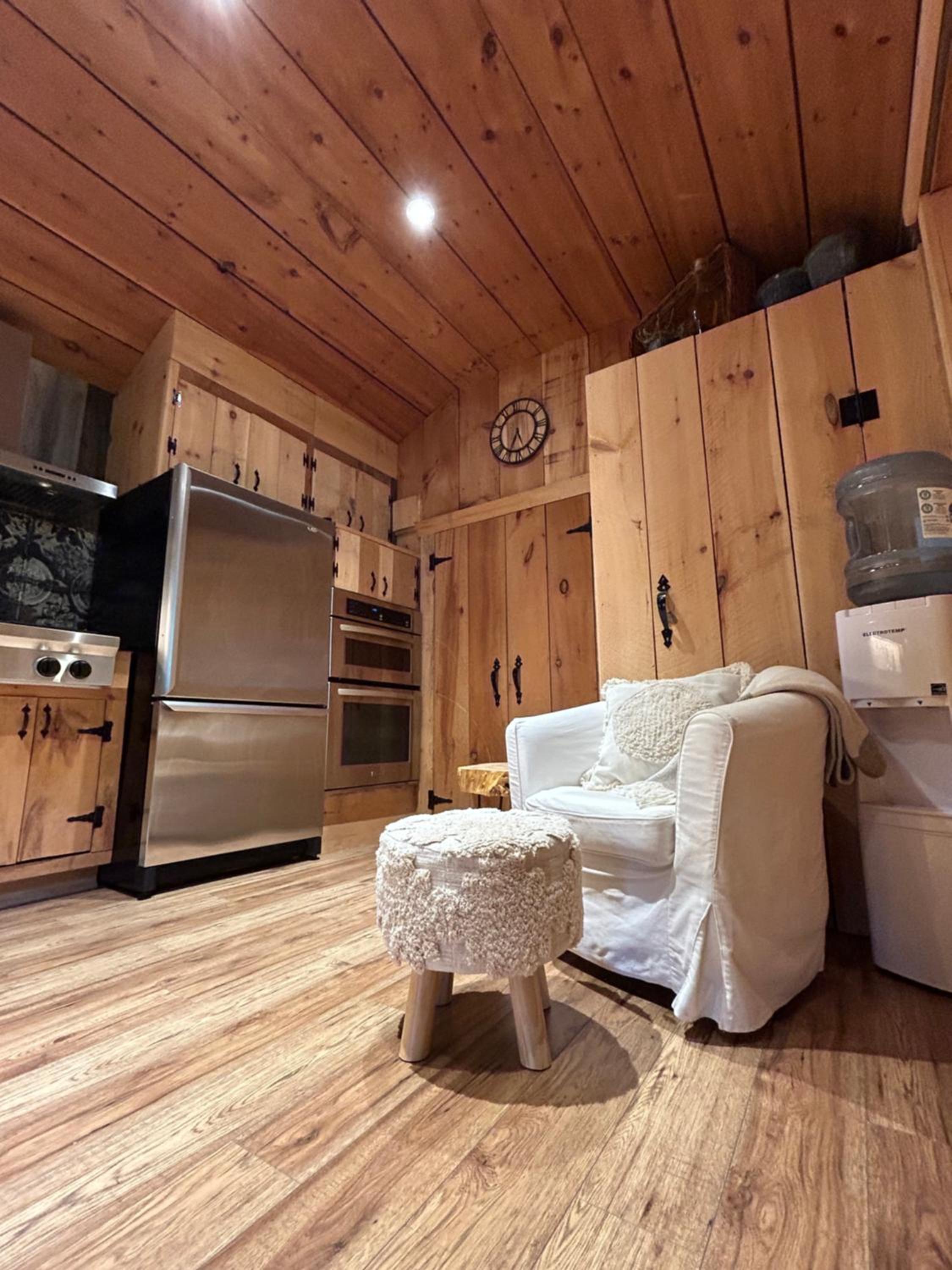 Cozy Guest House close to Wasaga Beach & Blue Mtn