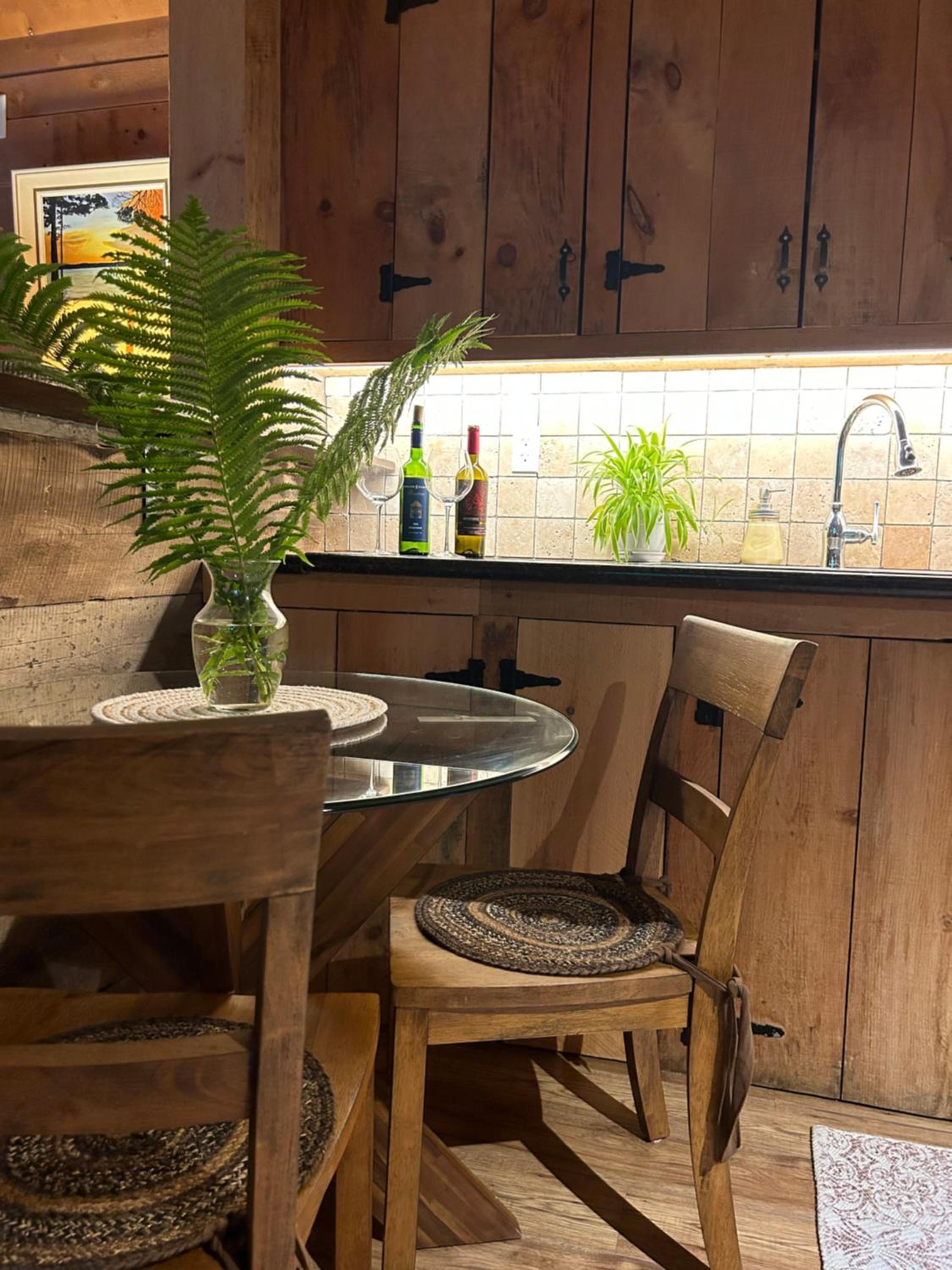 Cozy Guest House close to Wasaga Beach & Blue Mtn