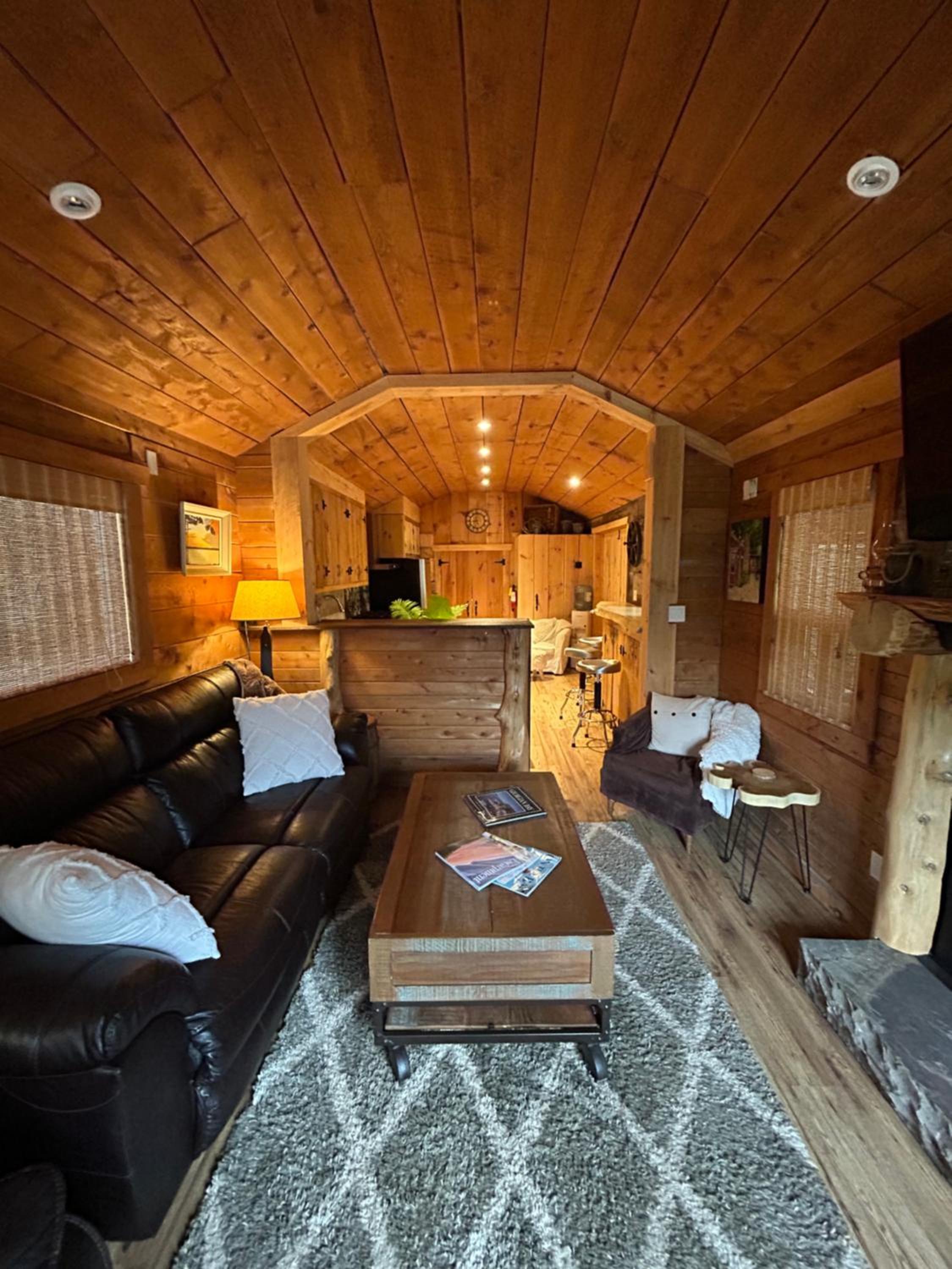 Cozy Guest House close to Wasaga Beach & Blue Mtn