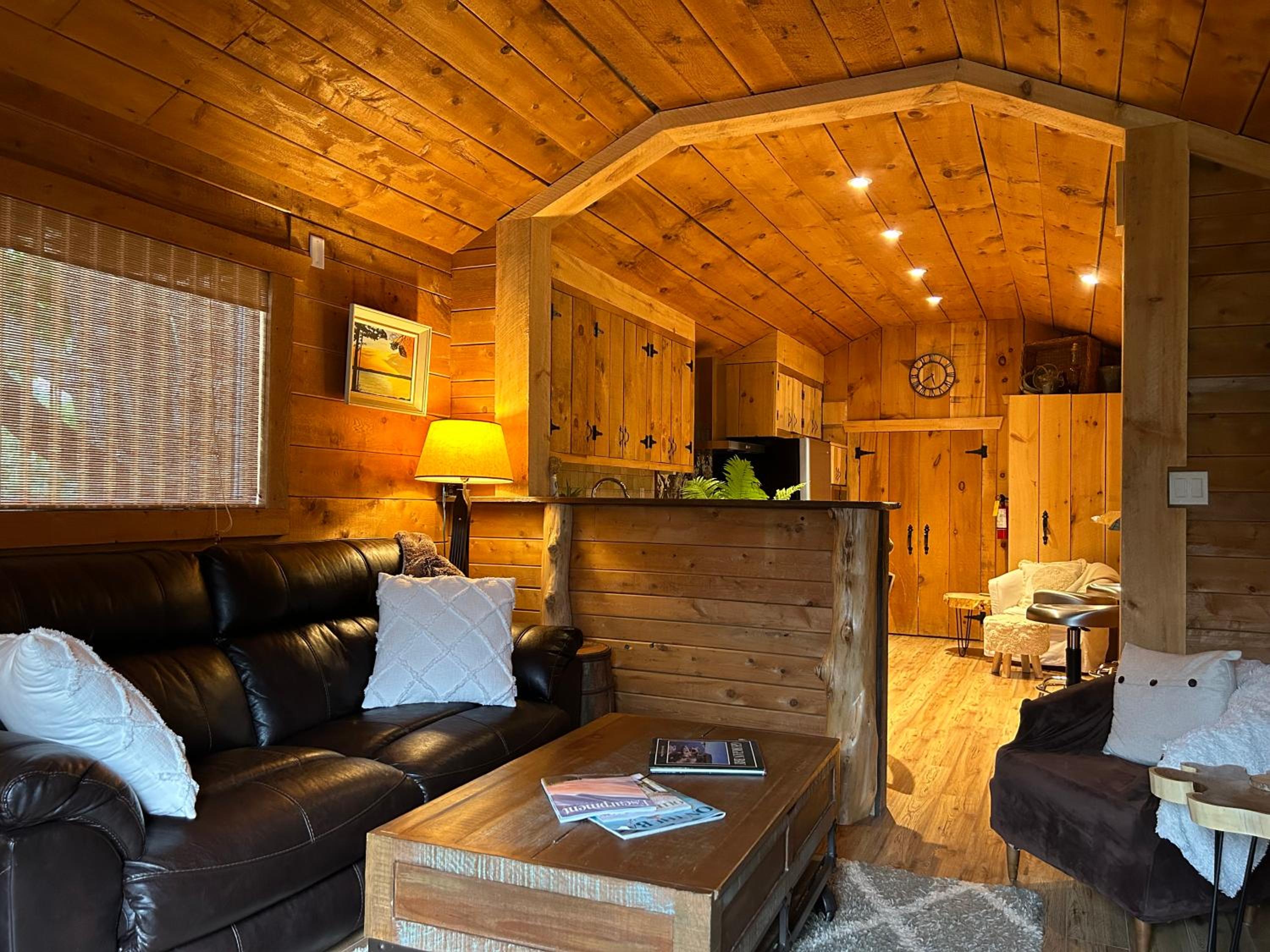 Cozy Guest House close to Wasaga Beach & Blue Mtn