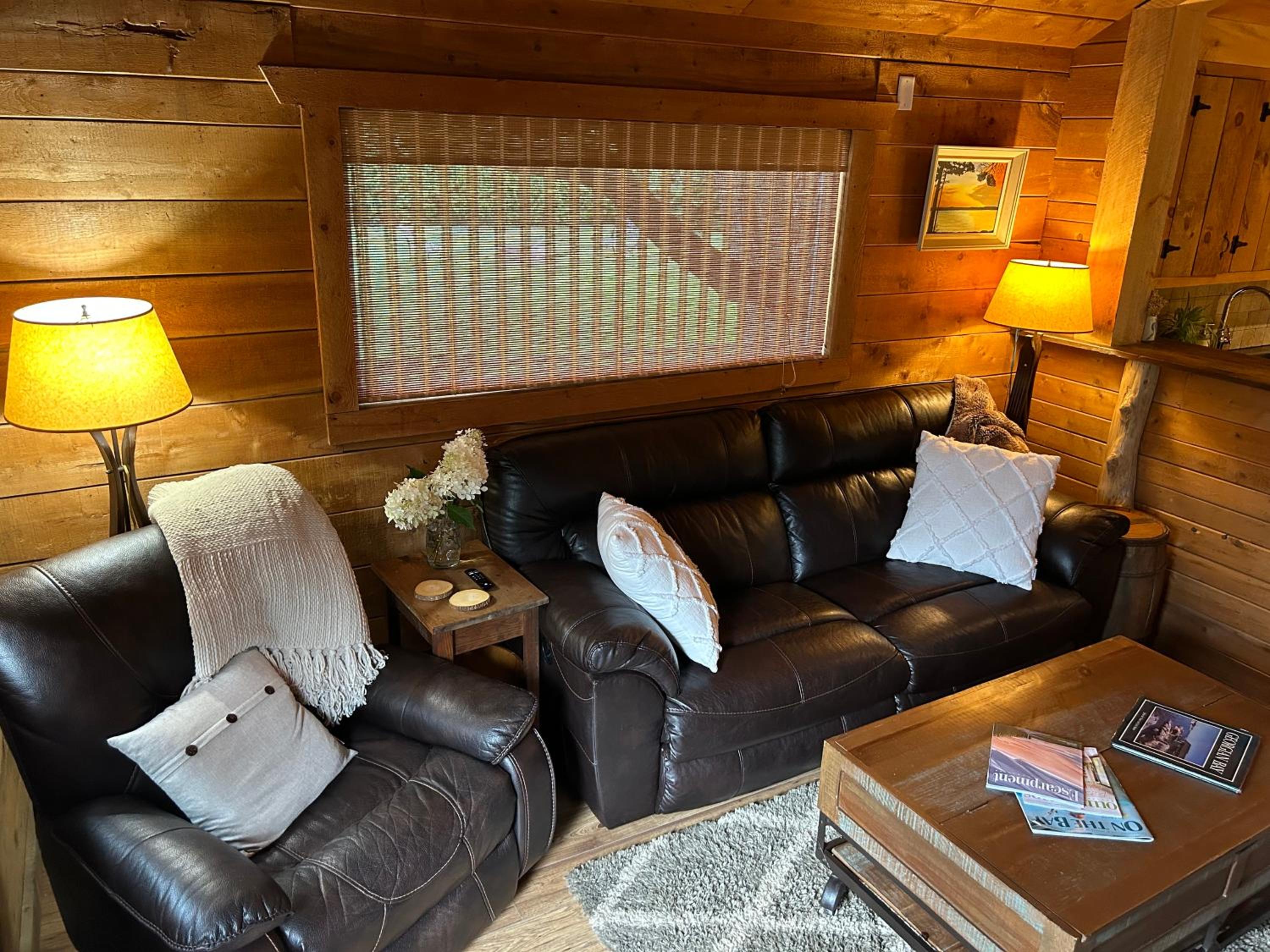 Cozy Guest House close to Wasaga Beach & Blue Mtn
