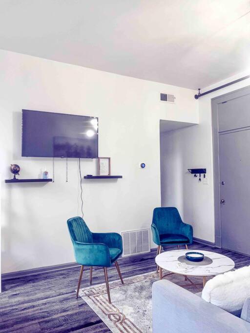2Br Unit W/ Cinema Room in Nulu view 2