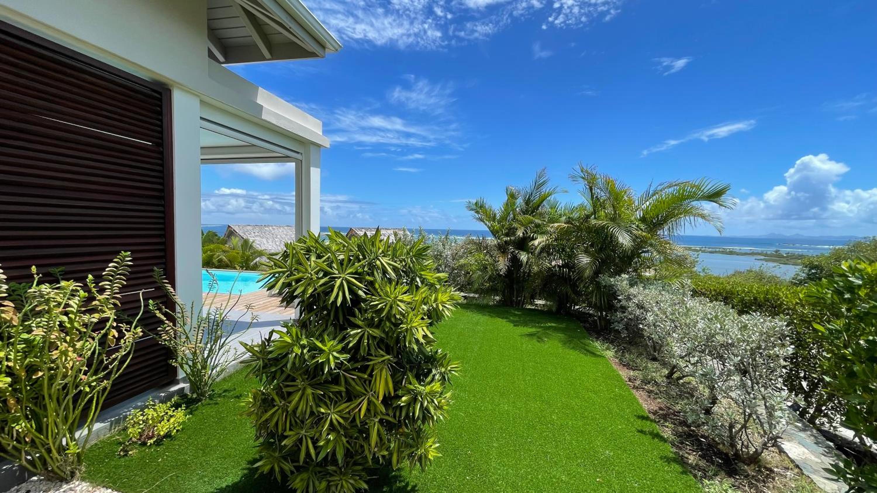 Villa Thomarine Piscine-privée Orient-Bay view 3