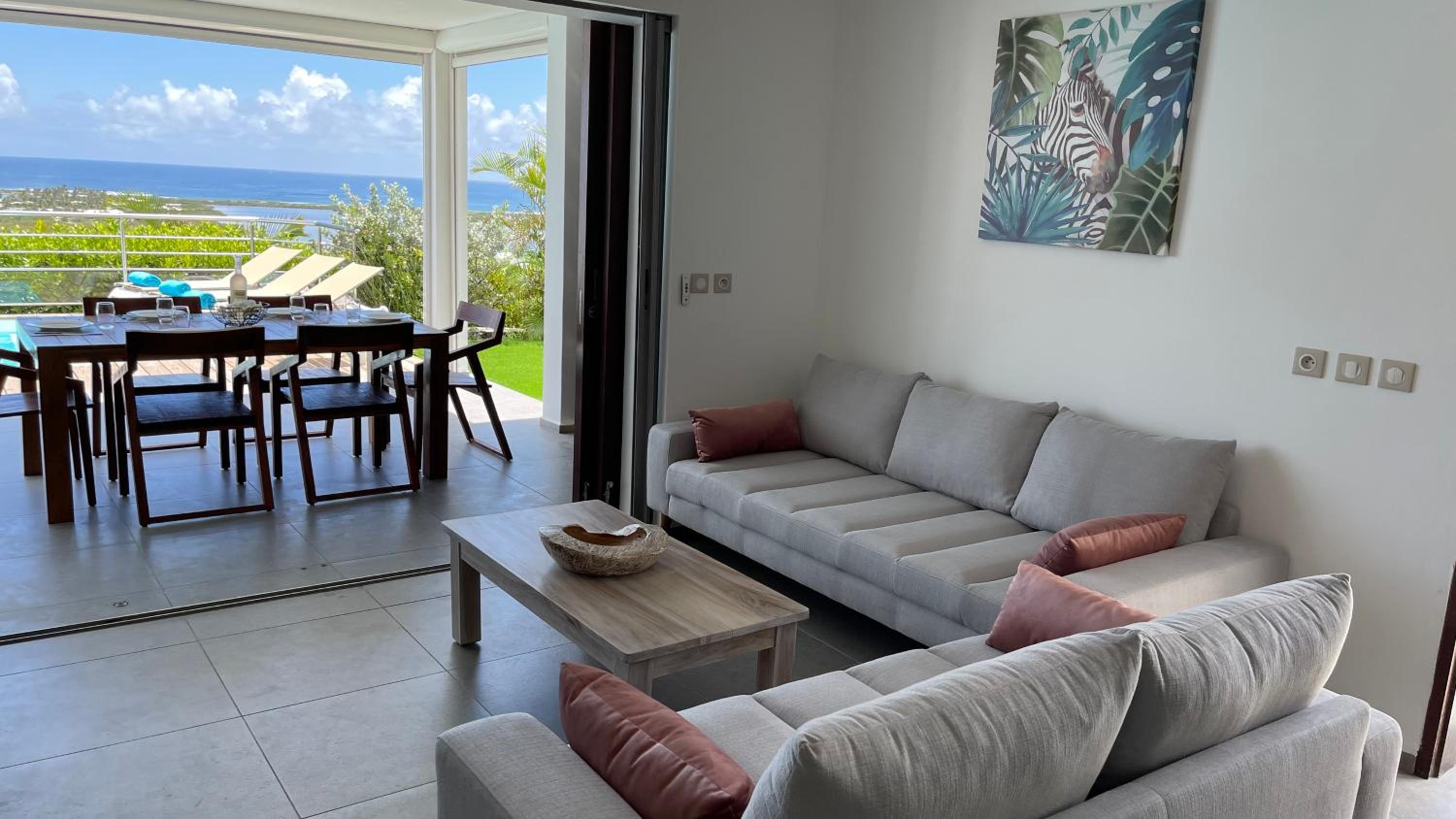 Villa Thomarine Piscine-privée Orient-Bay view 4