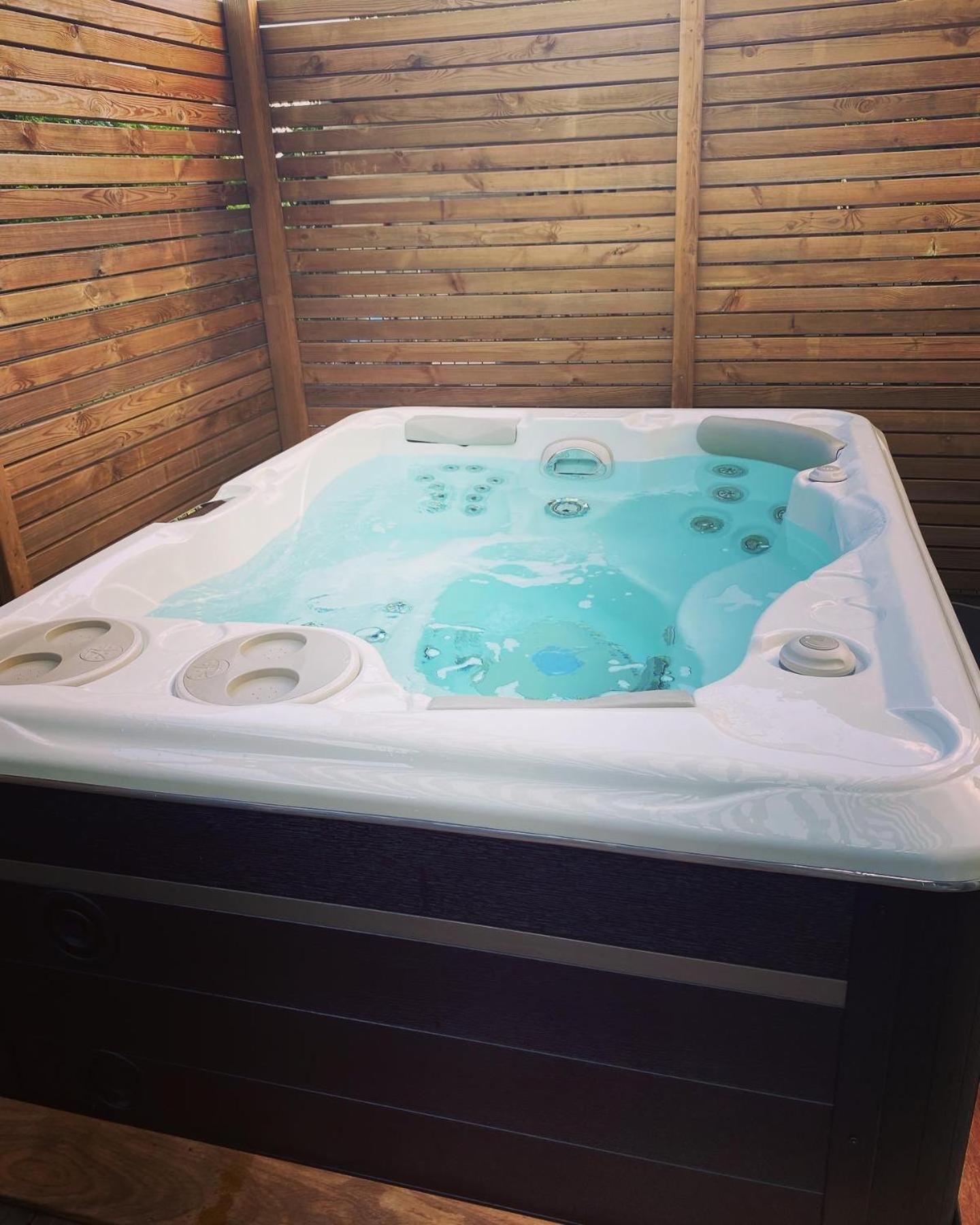 Villa Pheron - De standing - Jacuzzi 5 Personnes