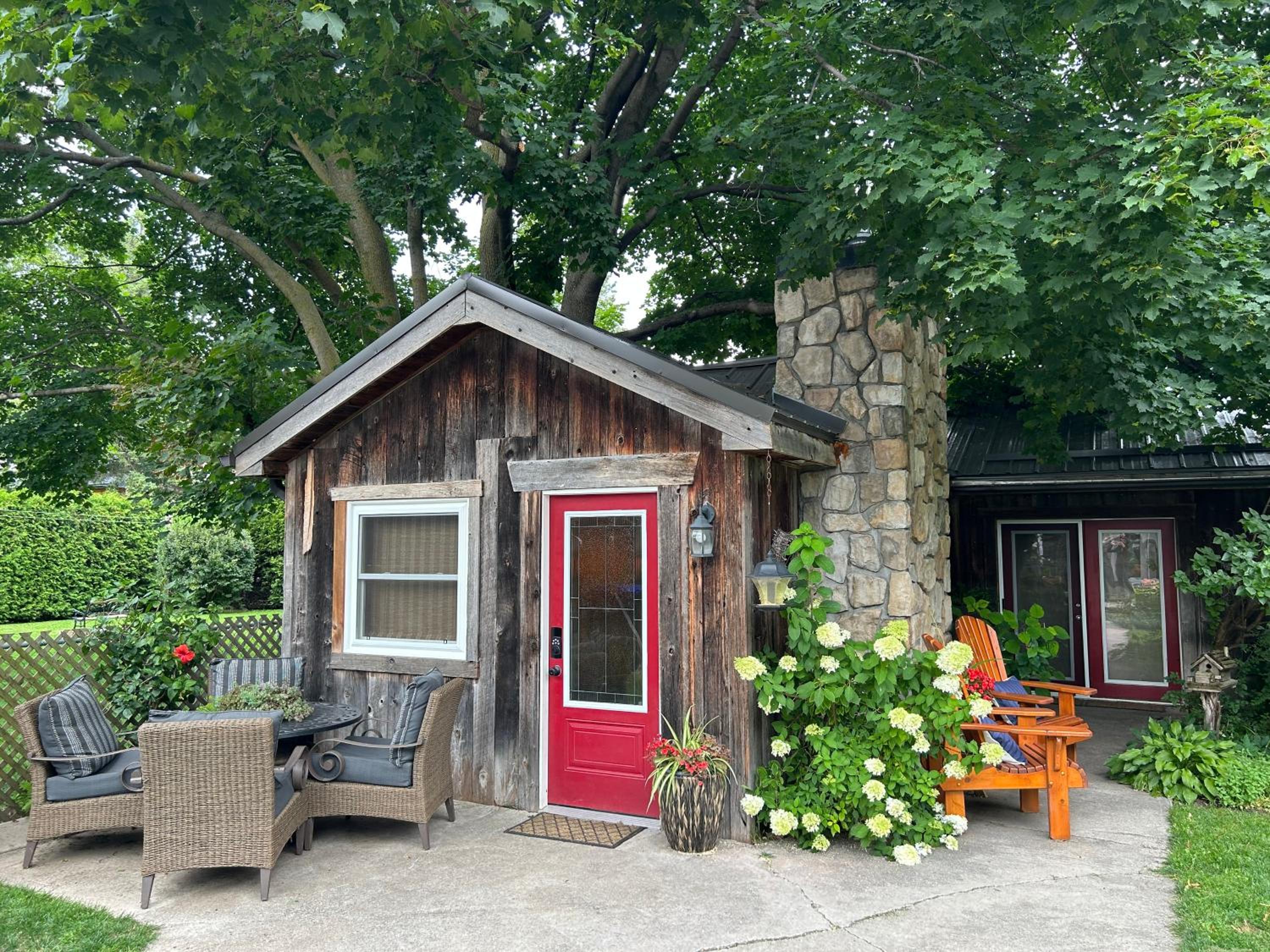 Cozy Guest House close to Wasaga Beach & Blue Mtn