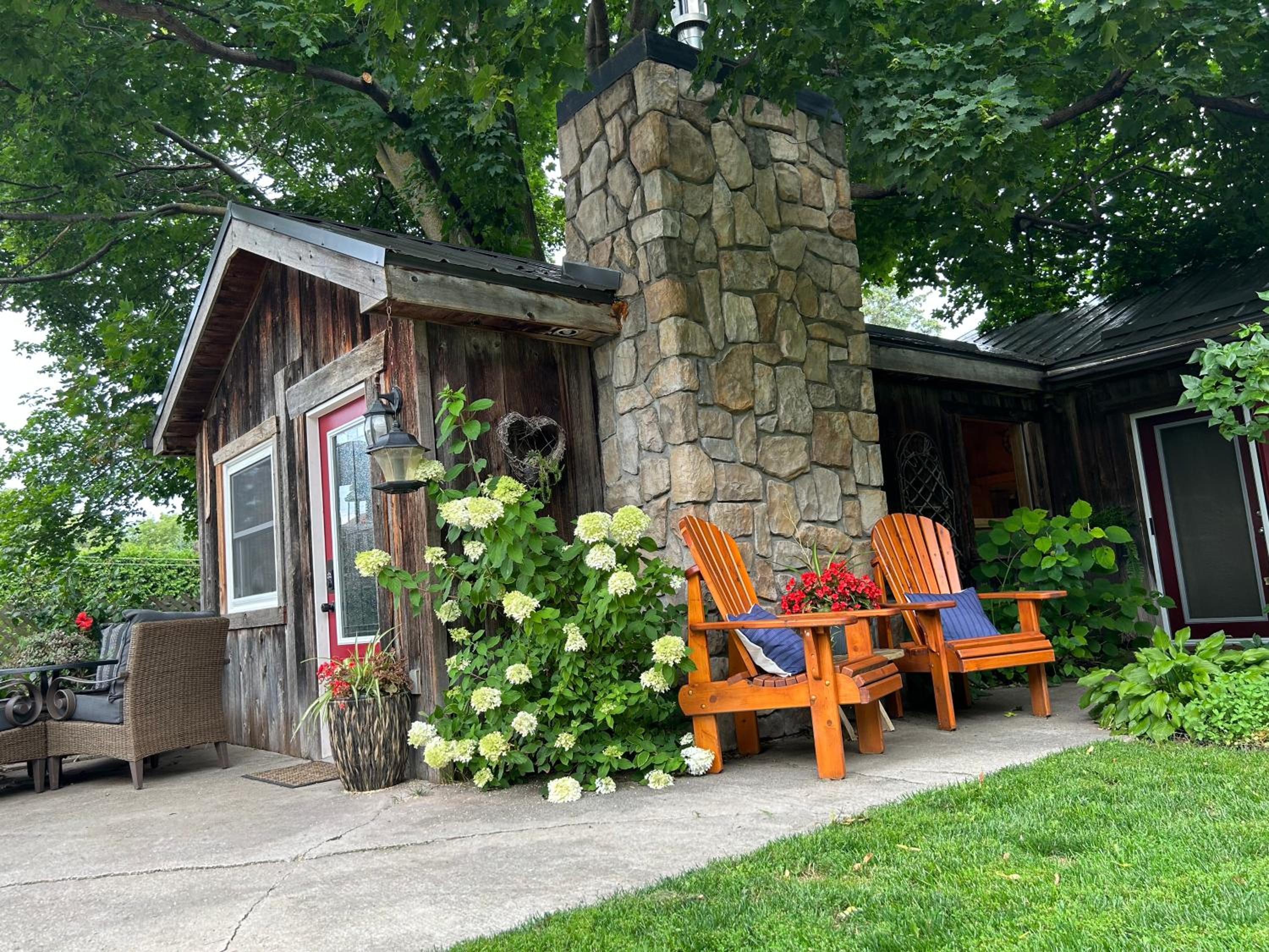 Cozy Guest House close to Wasaga Beach & Blue Mtn