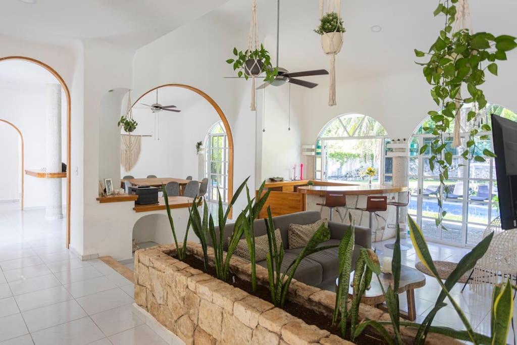 Cancun Family ideal Villa, private pool and garden