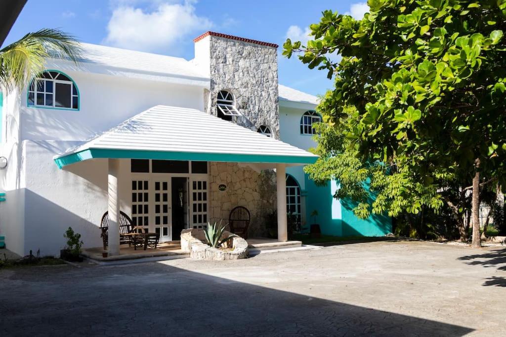 Cancun Family ideal Villa, private pool and garden