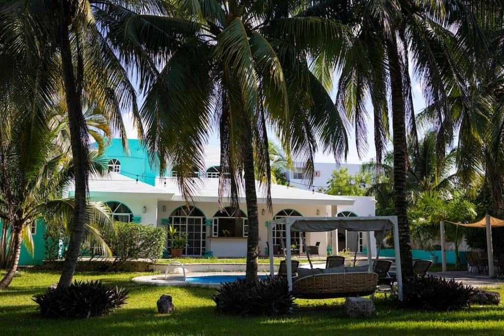 Cancun Family ideal Villa, private pool and garden