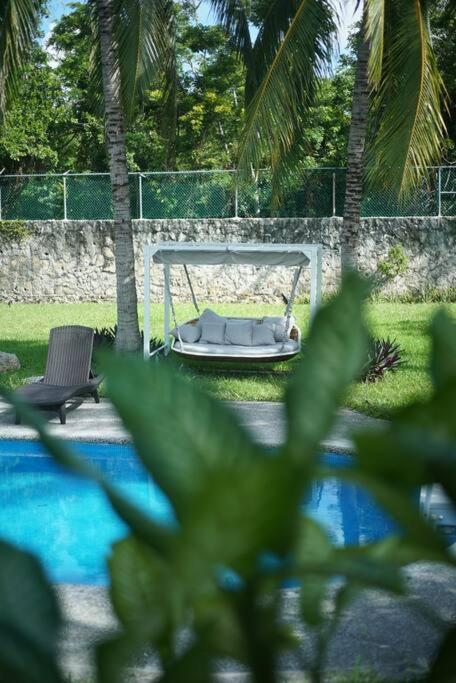 Cancun Family ideal Villa, private pool and garden