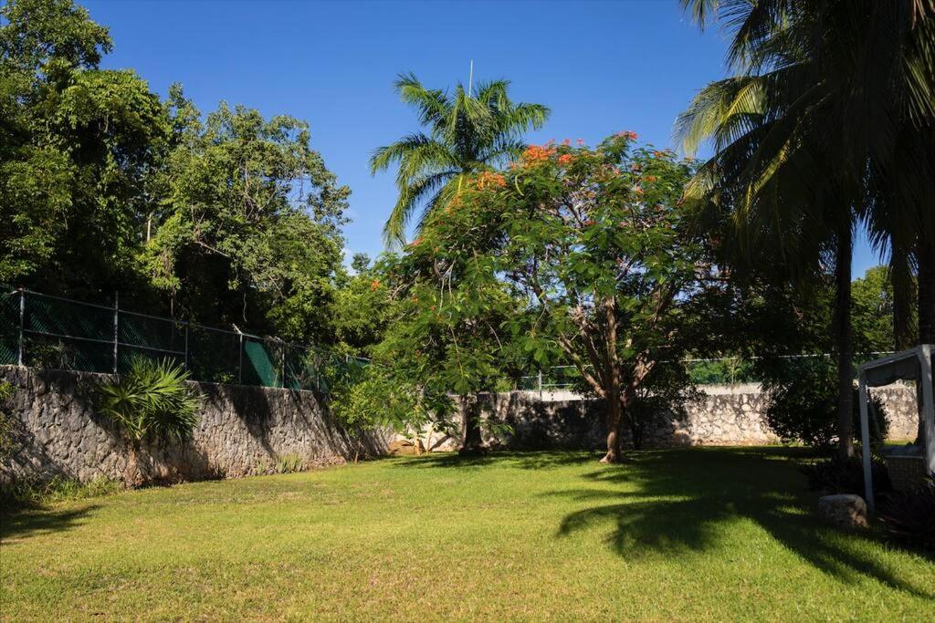 Cancun Family ideal Villa, private pool and garden