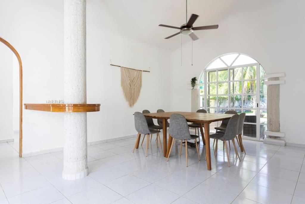 Cancun Family ideal Villa, private pool and garden