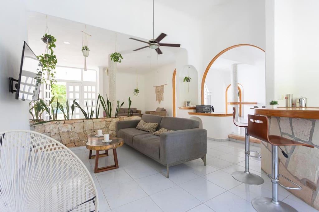 Cancun Family ideal Villa, private pool and garden