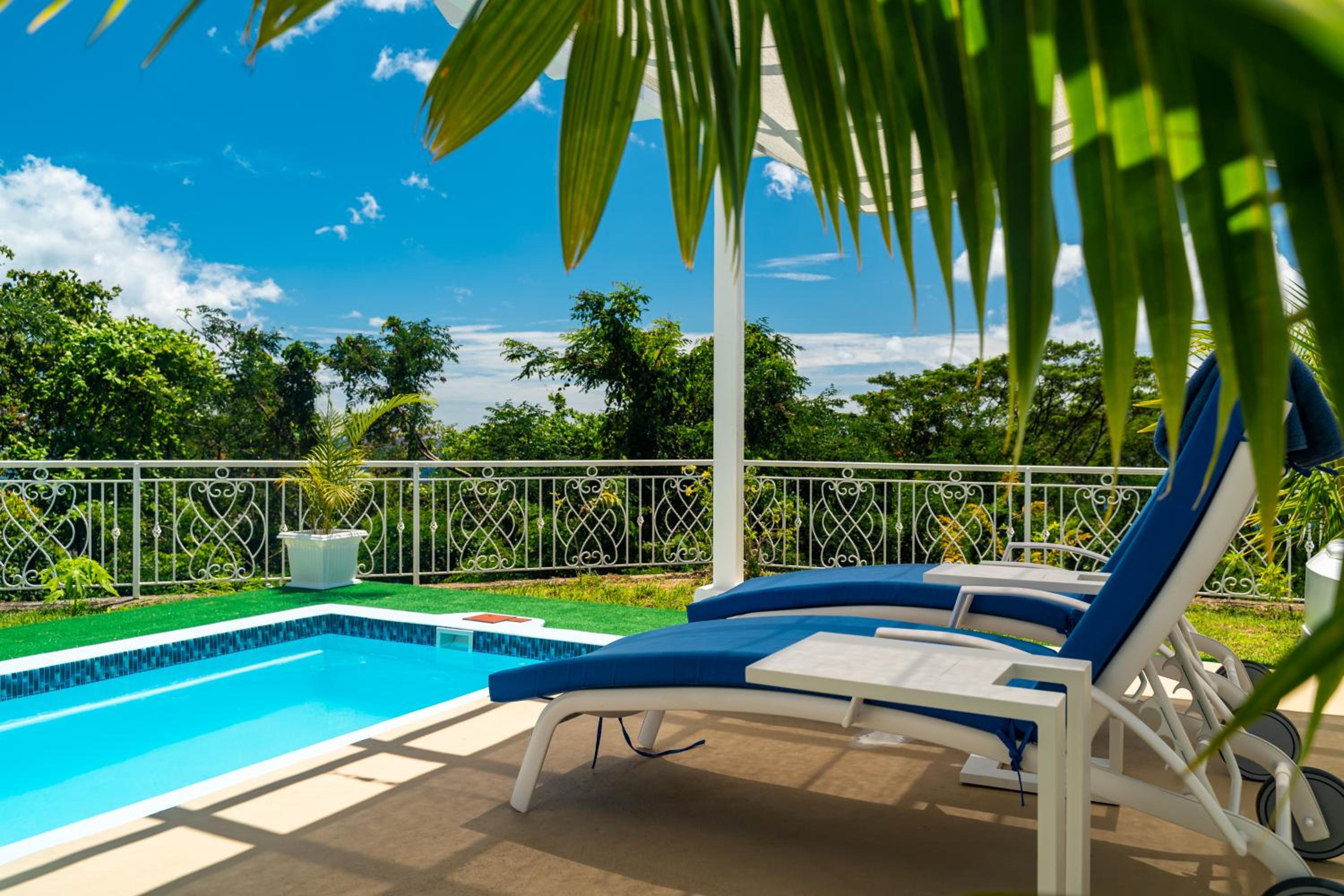 2 Bed Villa - Sleeps 4 - Pets - Pool - Garden photo 4