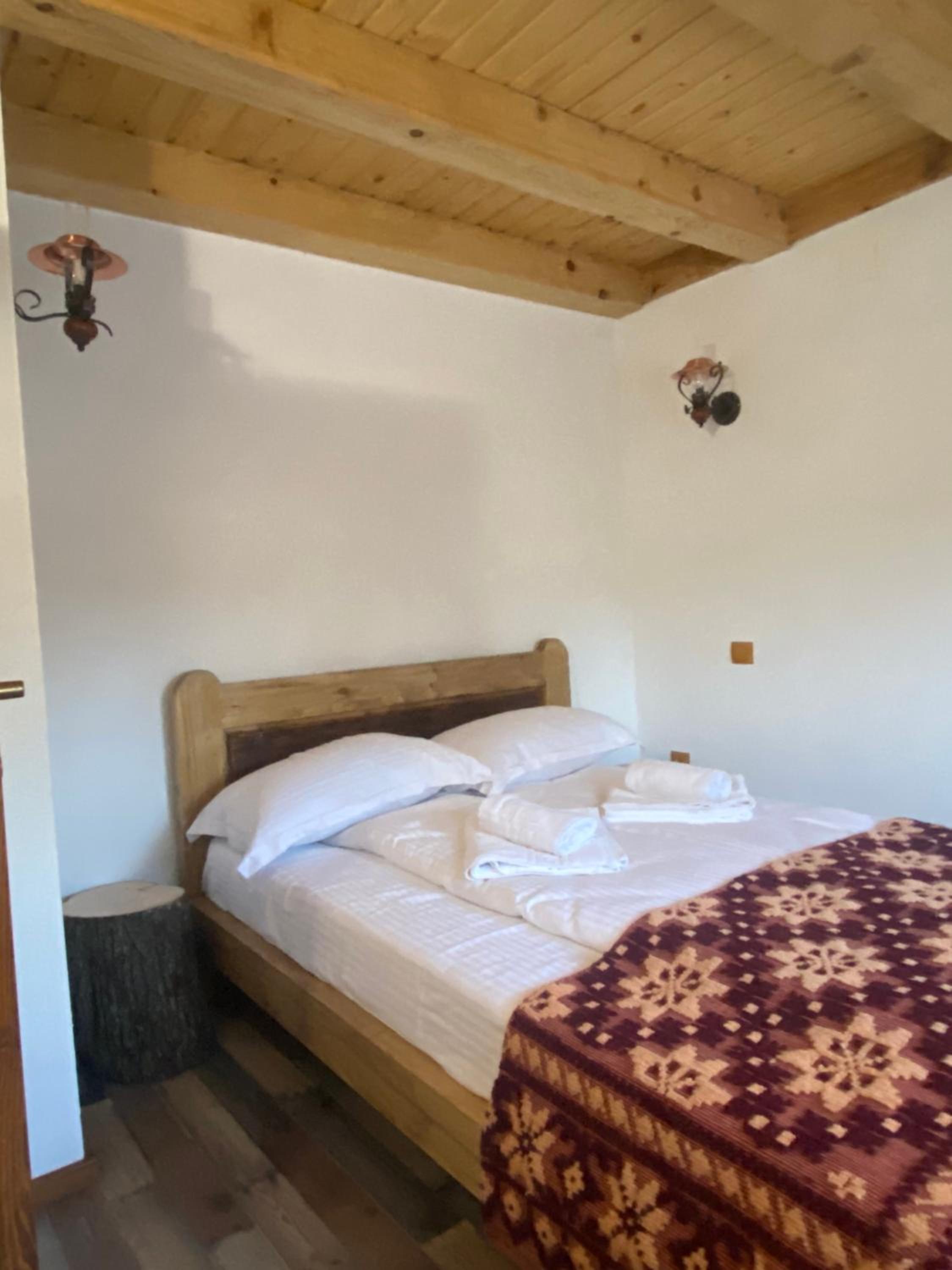 Casa cu șindrilă, photo 51