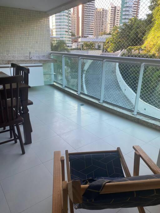 Apartamento amplo e acesso à praia