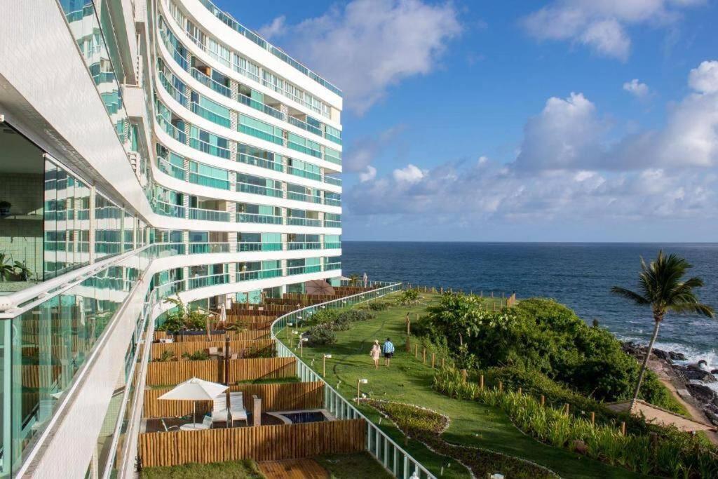 Apartamento amplo e acesso à praia