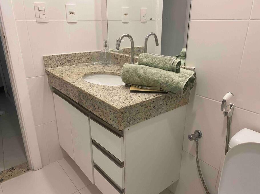 Apartamento amplo e acesso à praia