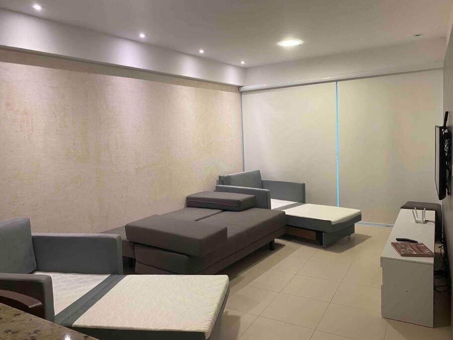 Apartamento amplo e acesso à praia