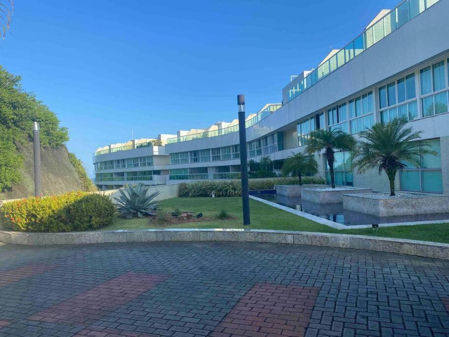 Apartamento amplo e acesso à praia