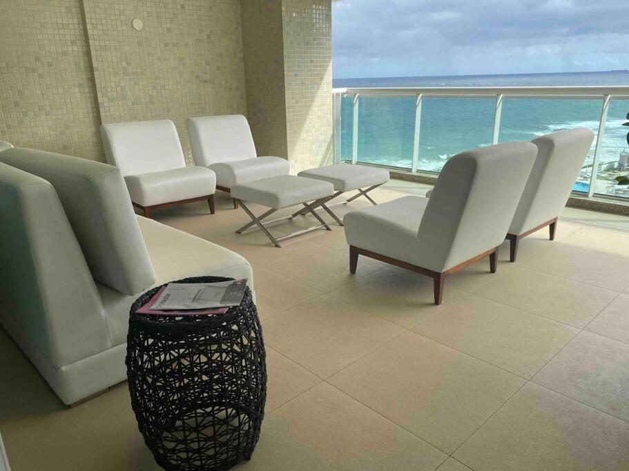 Apartamento amplo e acesso à praia