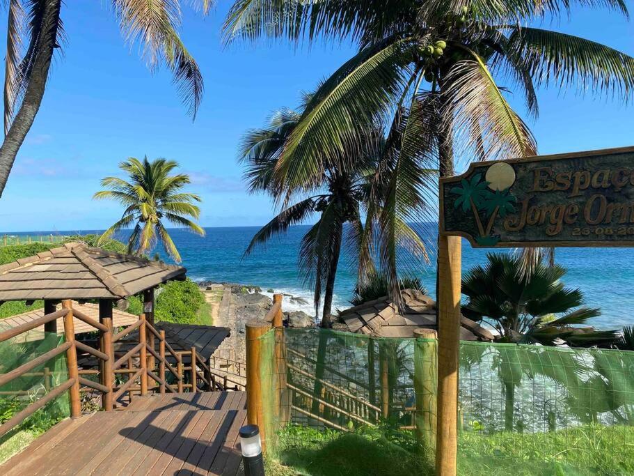 Apartamento amplo e acesso à praia