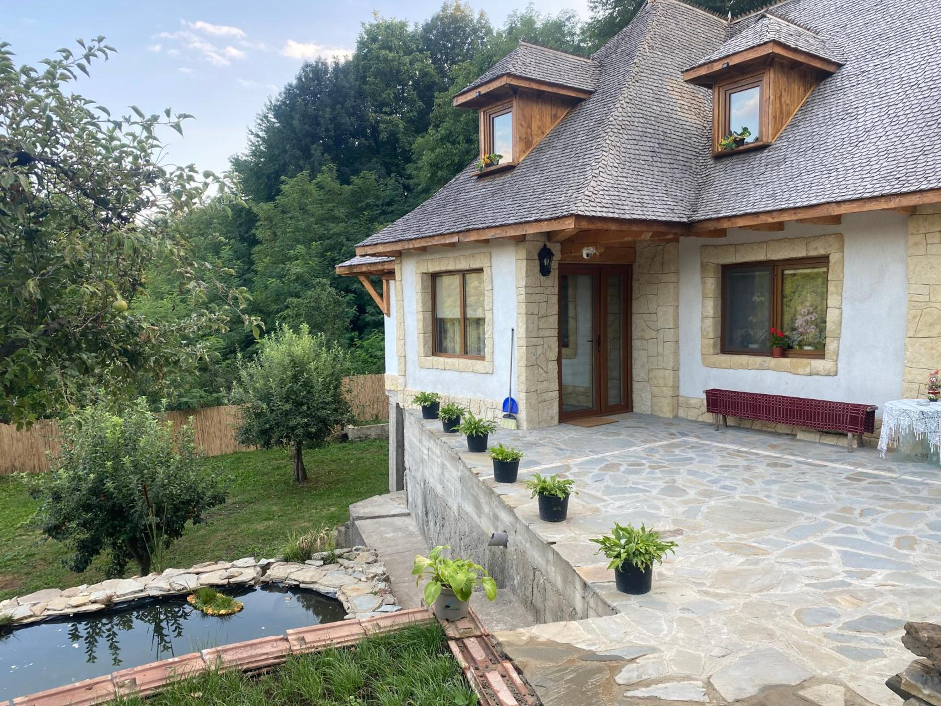 Casa cu șindrilă