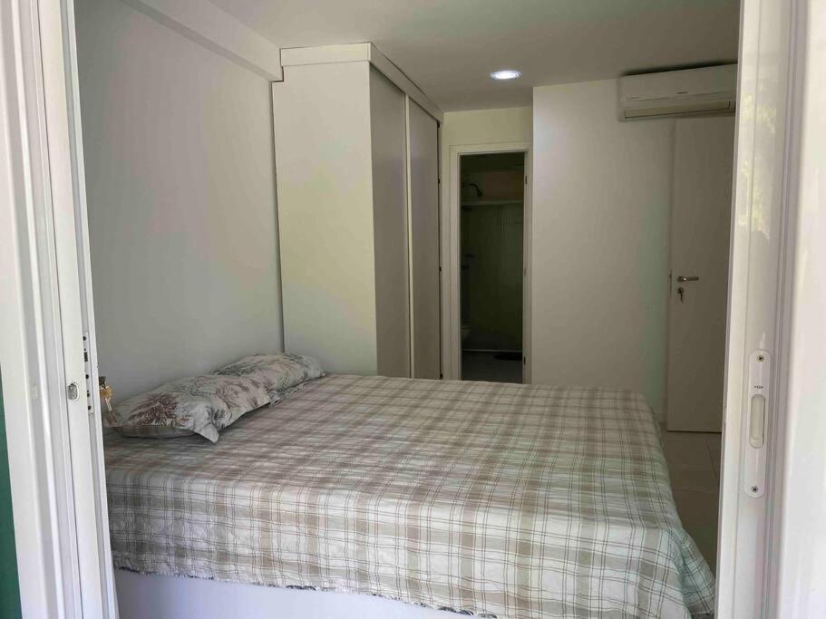 Apartamento amplo e acesso à praia