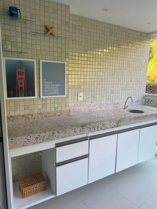 Apartamento amplo e acesso à praia