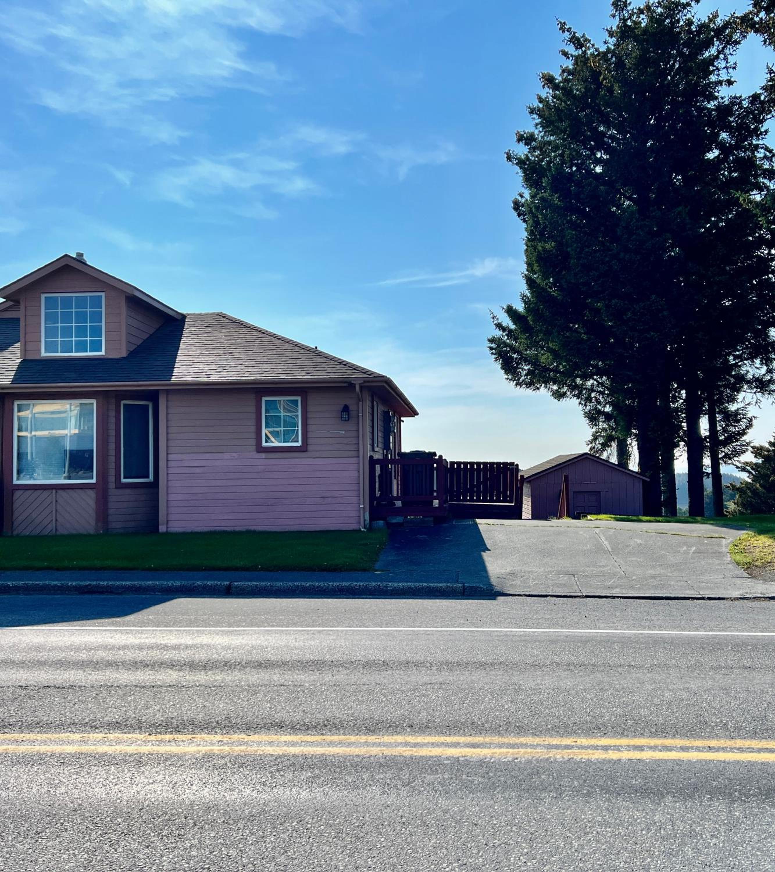 The Peregrine Suite - Comfort and Luxury in the Heart of Kodiak view 4