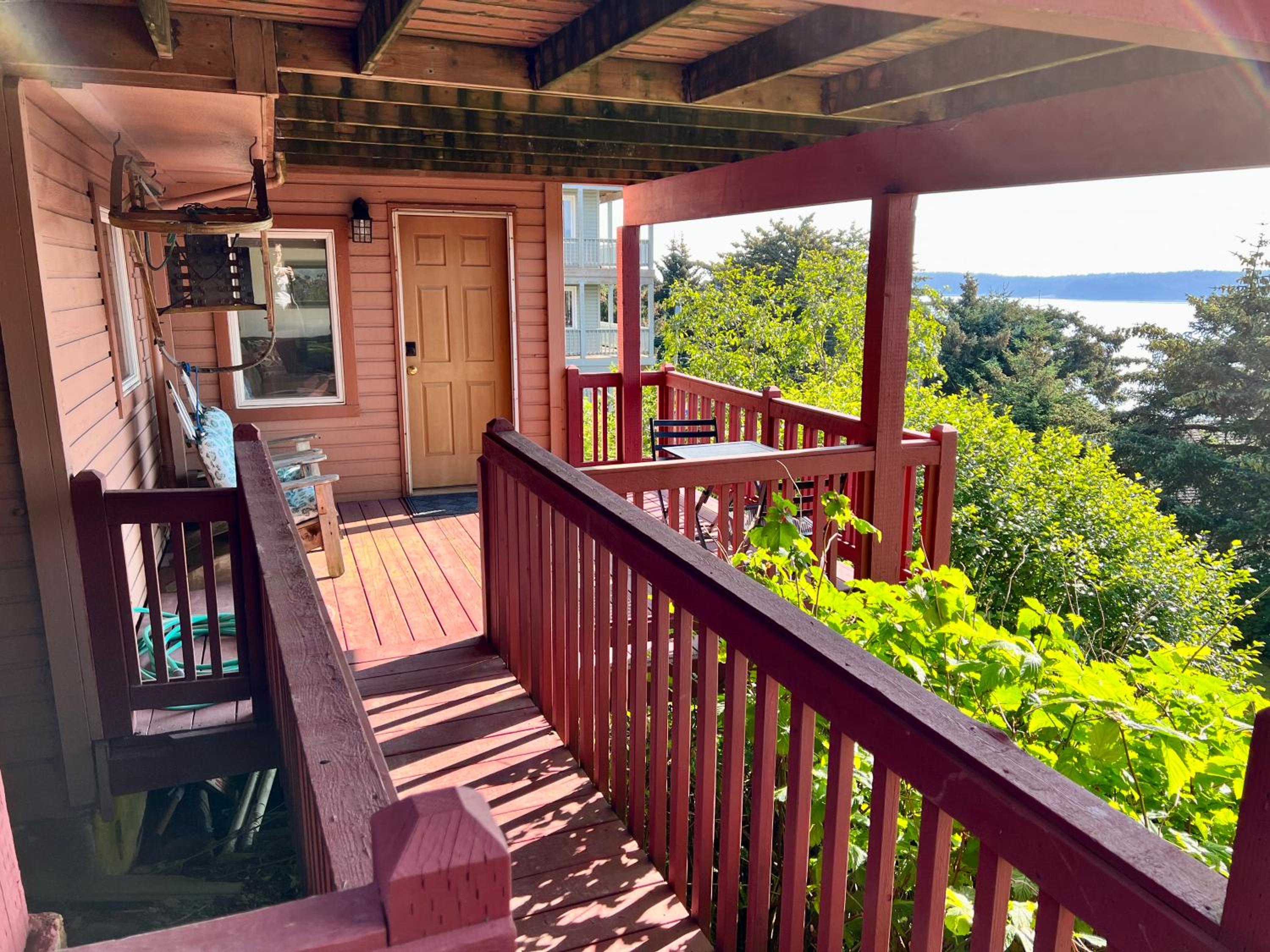 The Peregrine Suite - Comfort and Luxury in the Heart of Kodiak view 5