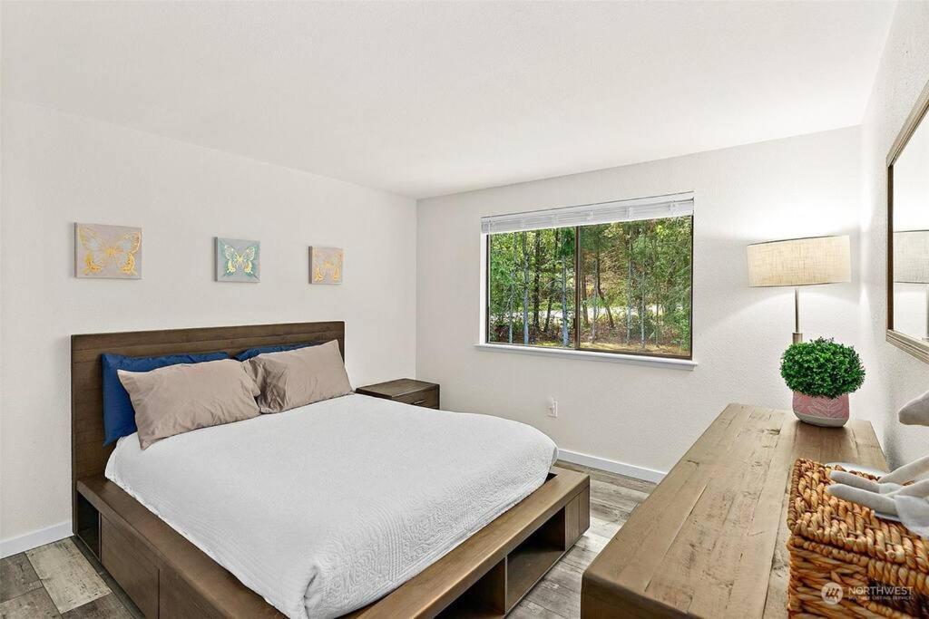 Secluded Sanctuary With a View of The Puget Sound view 2