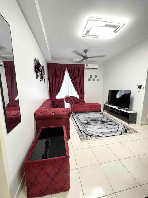 Premium Lodge KLIA-Sleek & Stylish Staycation Home photo 4