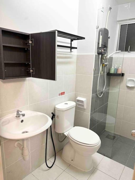 Premium Lodge KLIA-Sleek & Stylish Staycation Home photo 6