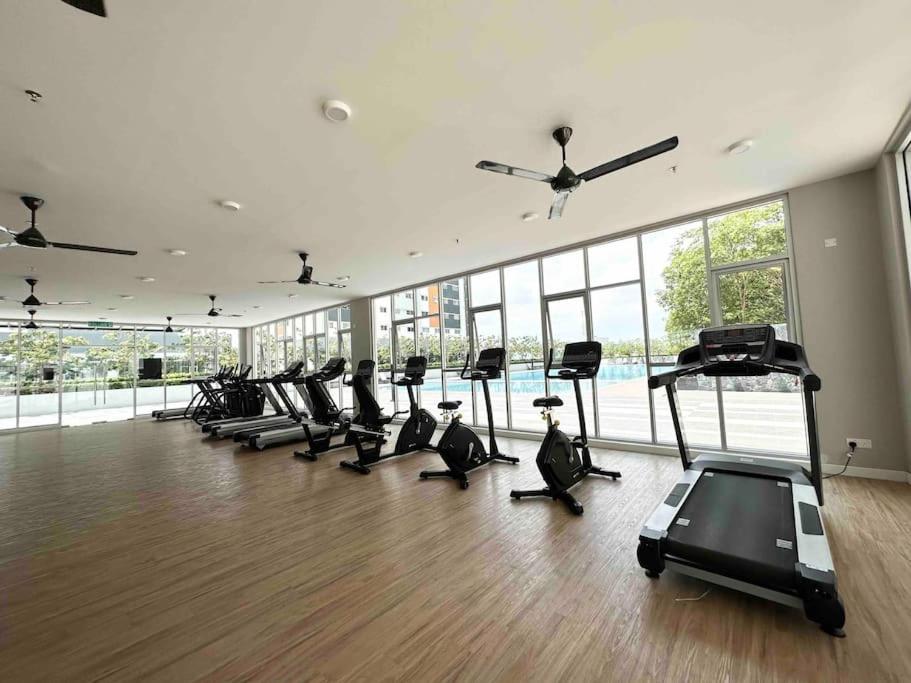 Premium Lodge KLIA-Sleek & Stylish Staycation Home photo 7