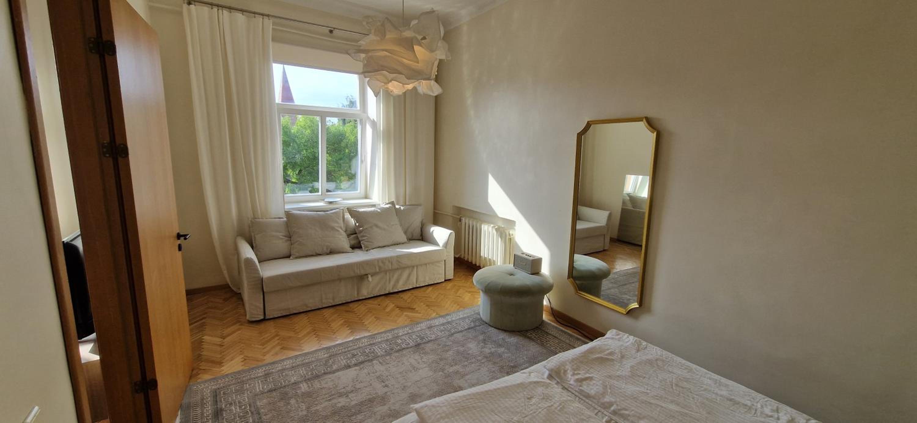 Tyzen39&38 Luxury Apartment view 3