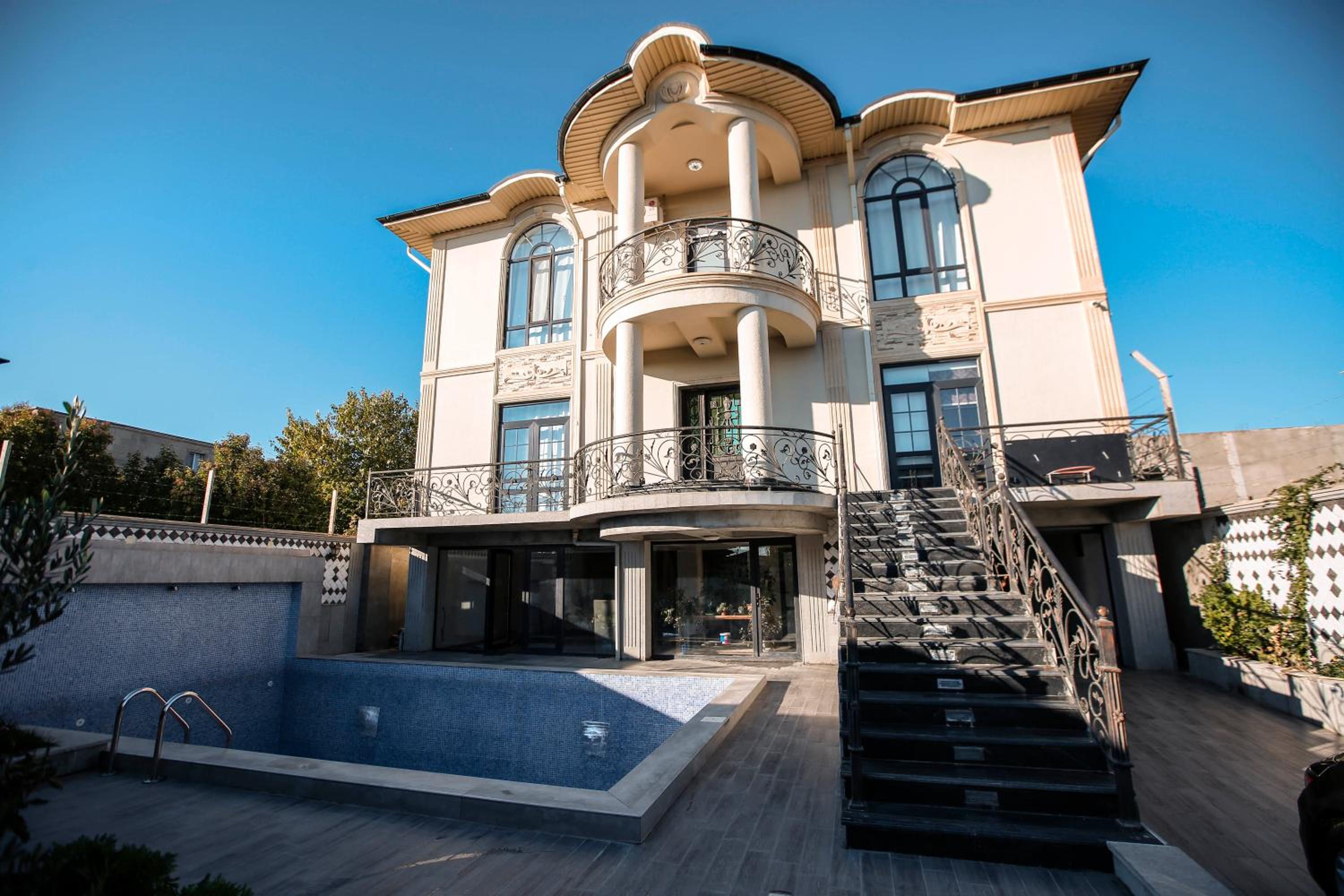 PERFECT VILLA WITH SWIMMING POOL