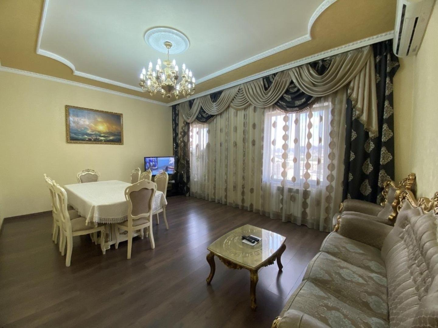 Large 5 bedroom VIP Villa 2