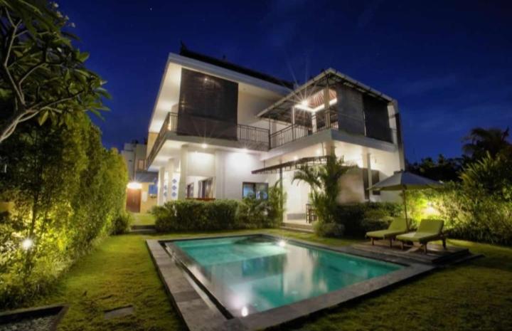 Villa John