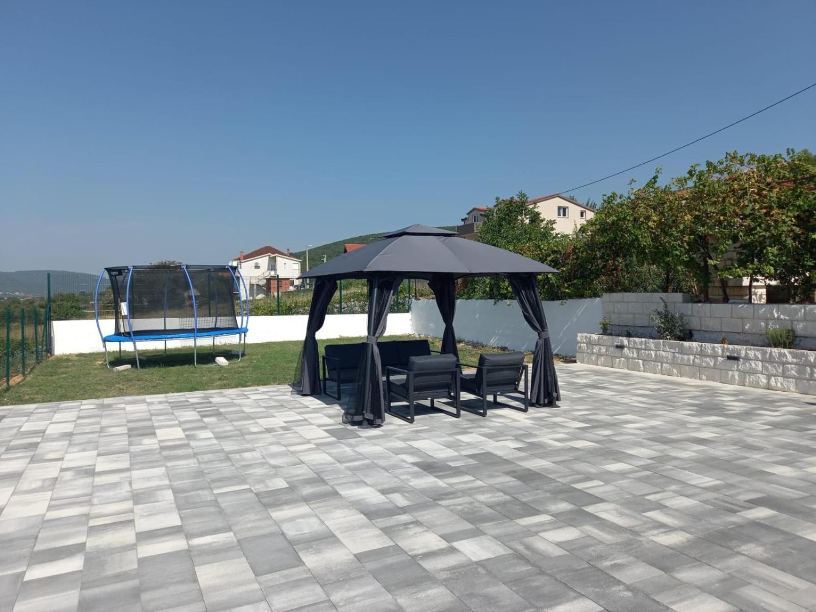 VILLA MARTINA