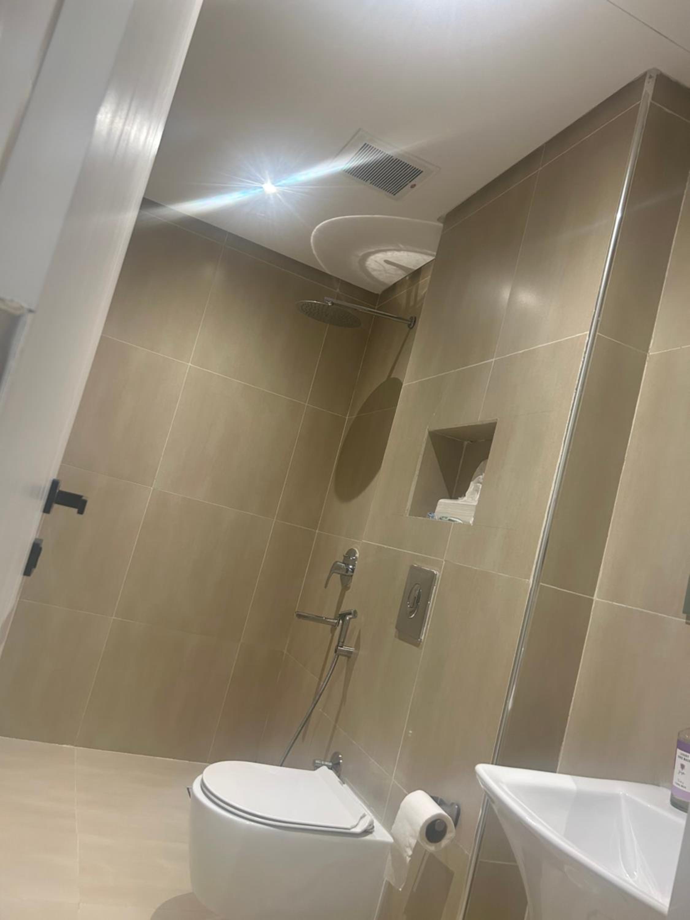 Luxurious apartment with a hall and 3 bedrooms with self-entry