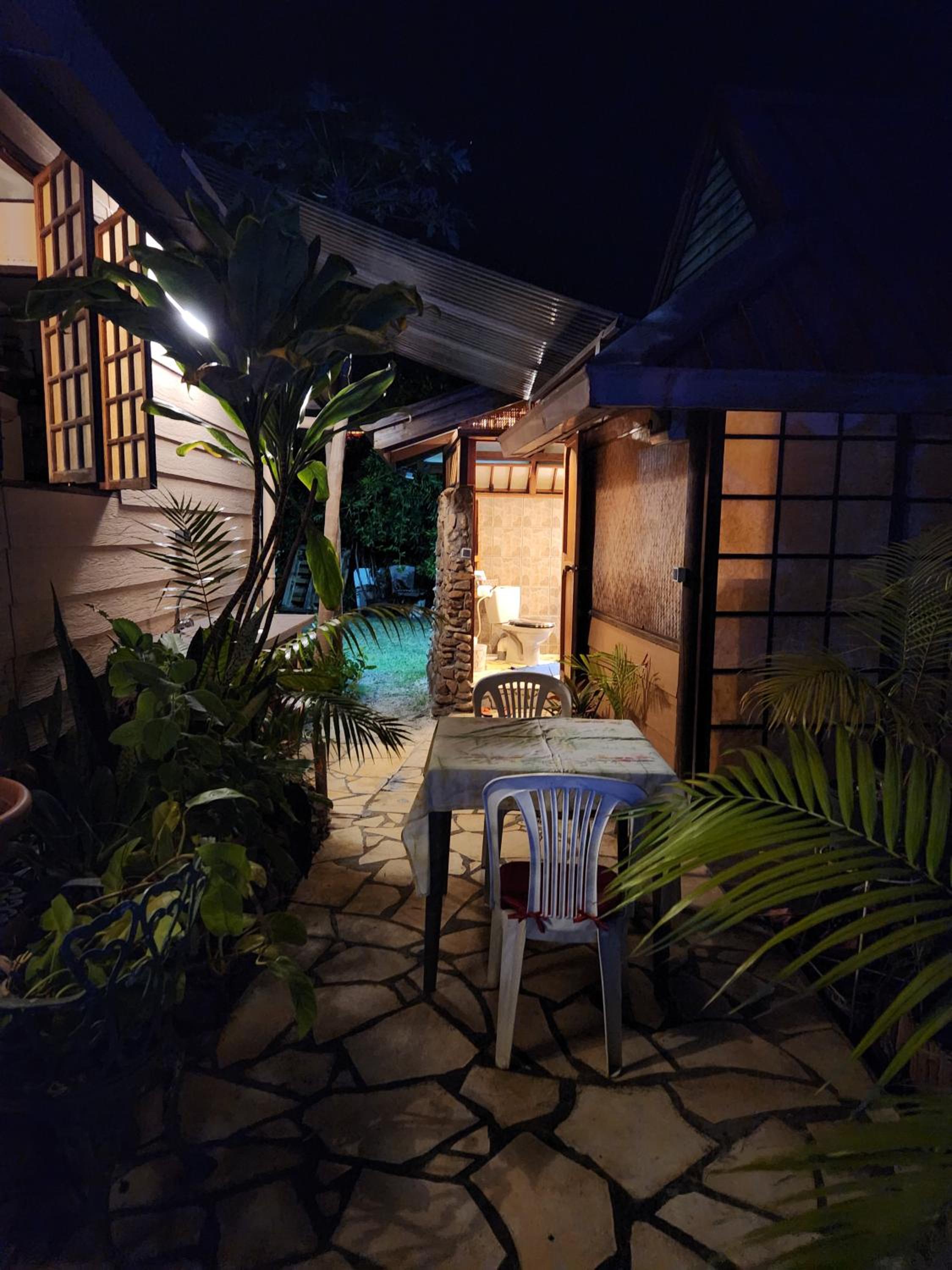 Hotel Fare Cocoon - Image 1