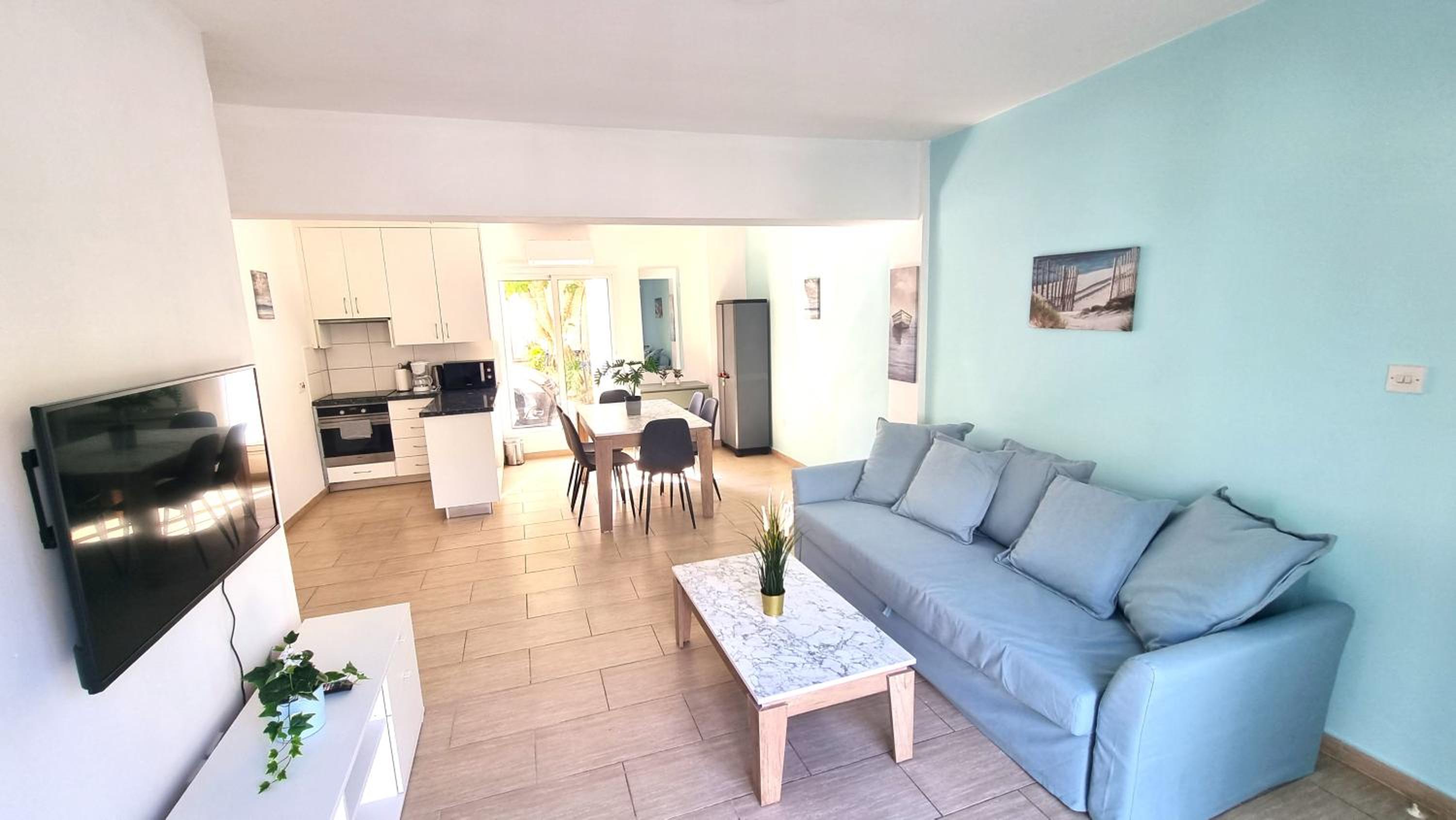 Dream Escape Apt 1 - 6 min walk to Kastella Beach!