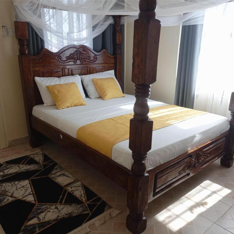 1-Bed - Sleeps 2 - w Free Parking view 4