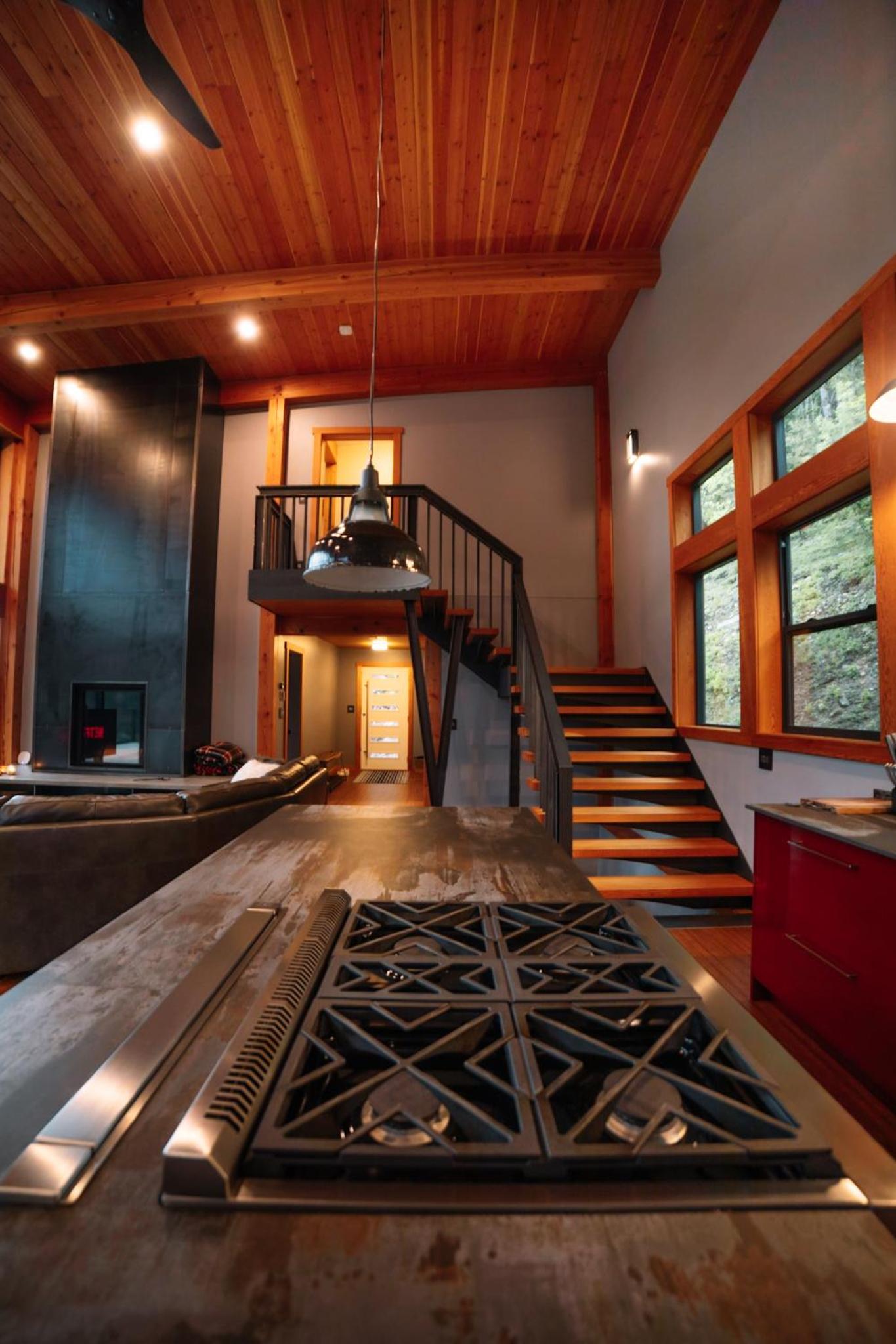 Luxe Modern Timberframe - Iconic Panorama Views with AC