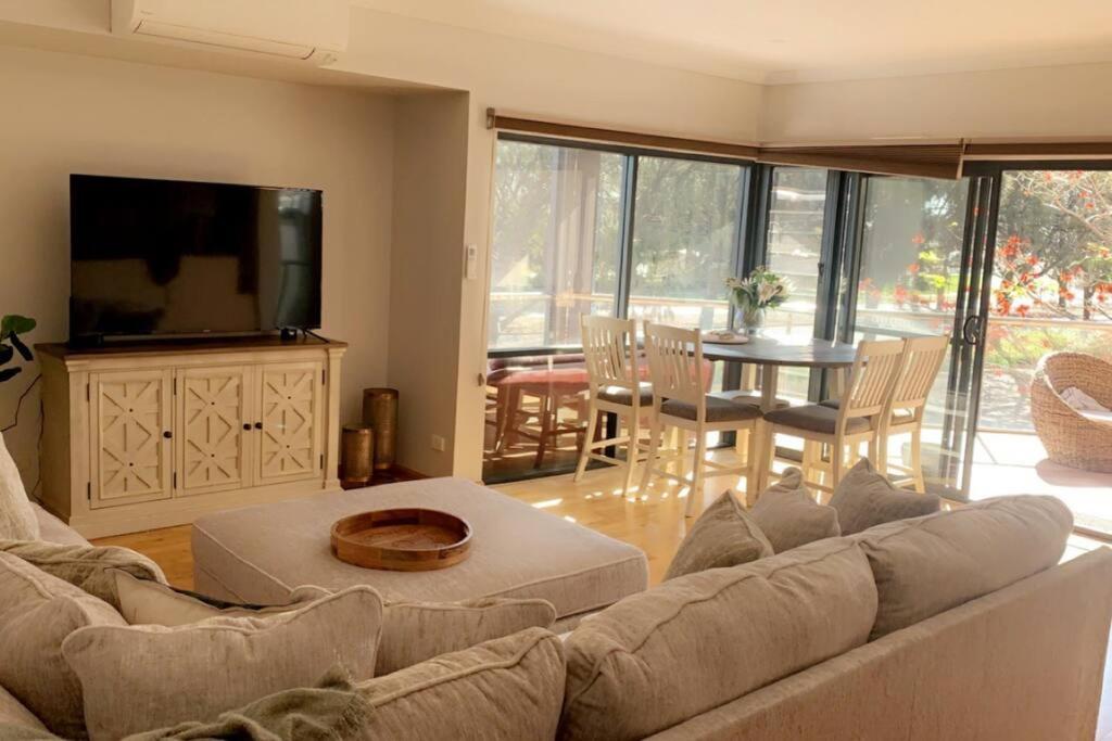Marlston View Luxury Retreat